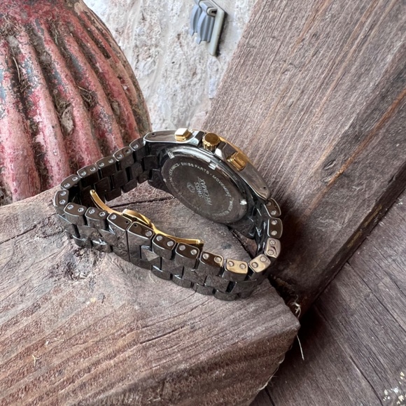 Watch - Picture 2 of 4